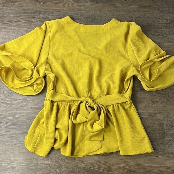 SugarLips Women’s Yellow V Neck Blouse with Butterfly Style Sleeves, size medium - Picture 7 of 9